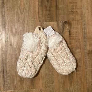 NEW WITH TAGS Free People Slippers - One size fits all